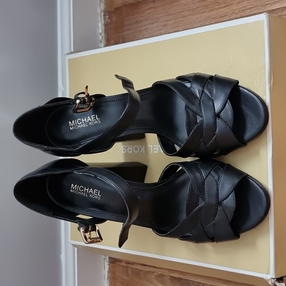 Michael Kors Annaliese Platforms 6.5M Black - Picture 3 of 4